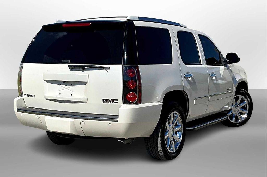 used 2014 GMC Yukon car, priced at $13,593