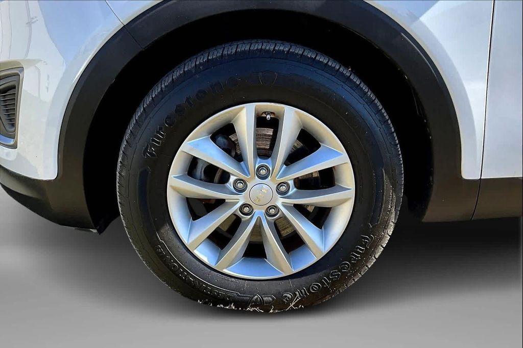 used 2018 Kia Sorento car, priced at $10,592