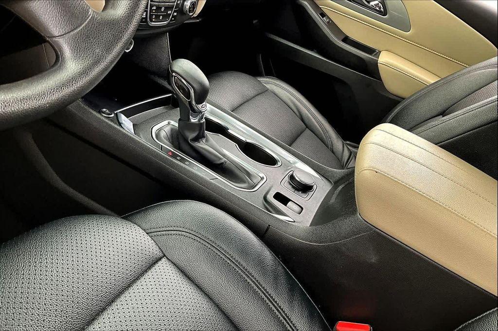 used 2022 Chevrolet Traverse car, priced at $21,991