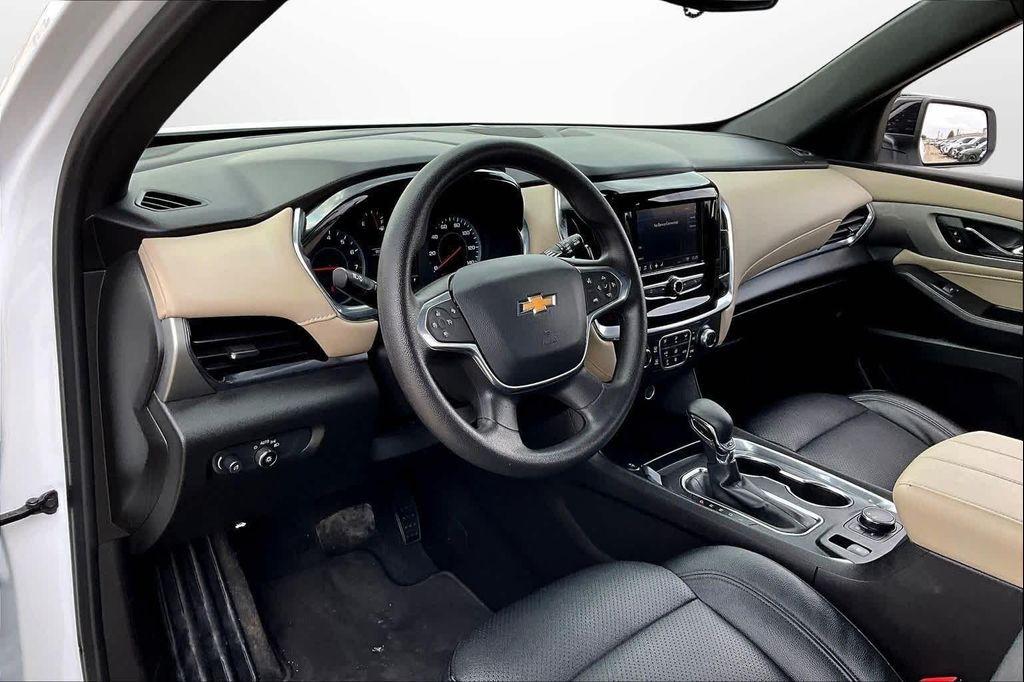 used 2022 Chevrolet Traverse car, priced at $21,991