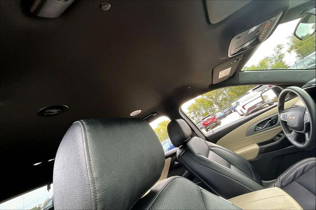 used 2022 Chevrolet Traverse car, priced at $21,991