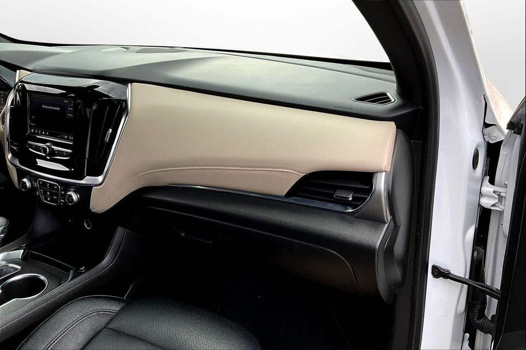 used 2022 Chevrolet Traverse car, priced at $21,991