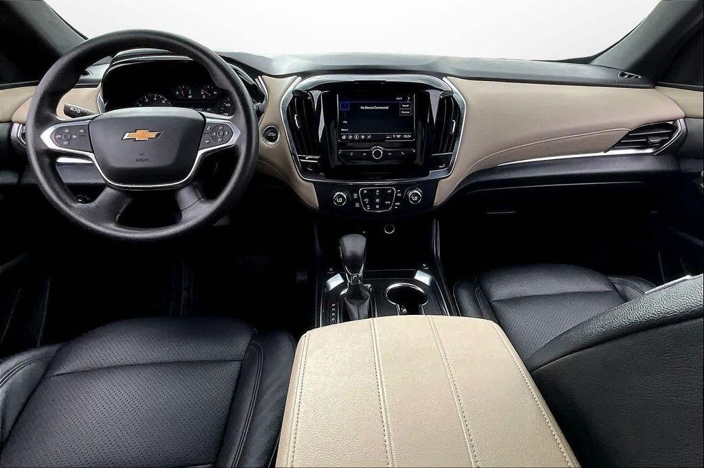 used 2022 Chevrolet Traverse car, priced at $21,991