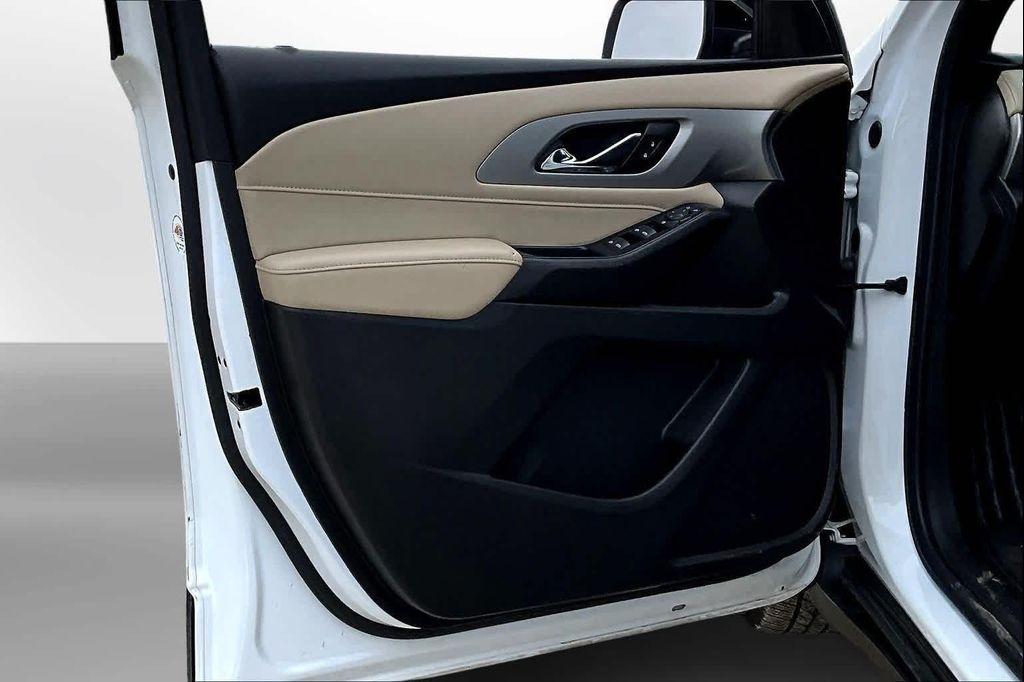 used 2022 Chevrolet Traverse car, priced at $21,991