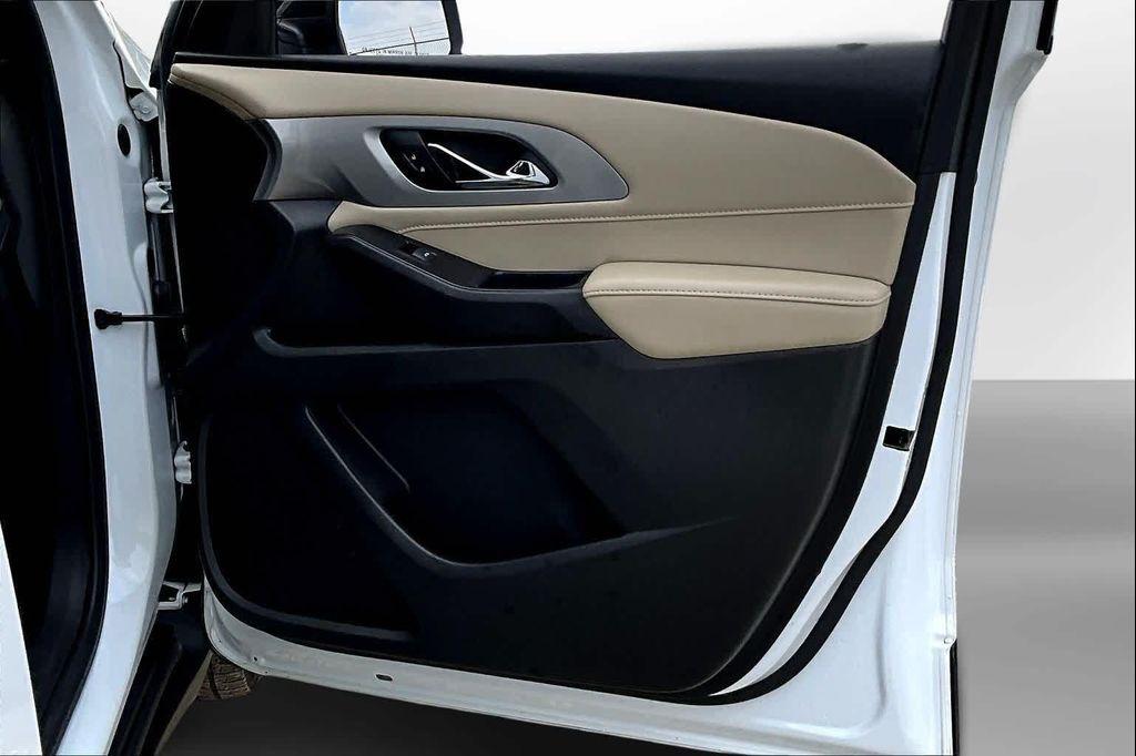 used 2022 Chevrolet Traverse car, priced at $21,991