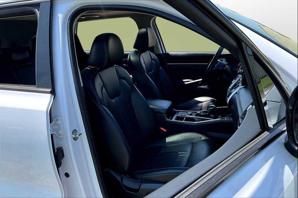 used 2023 Kia Sorento car, priced at $24,692