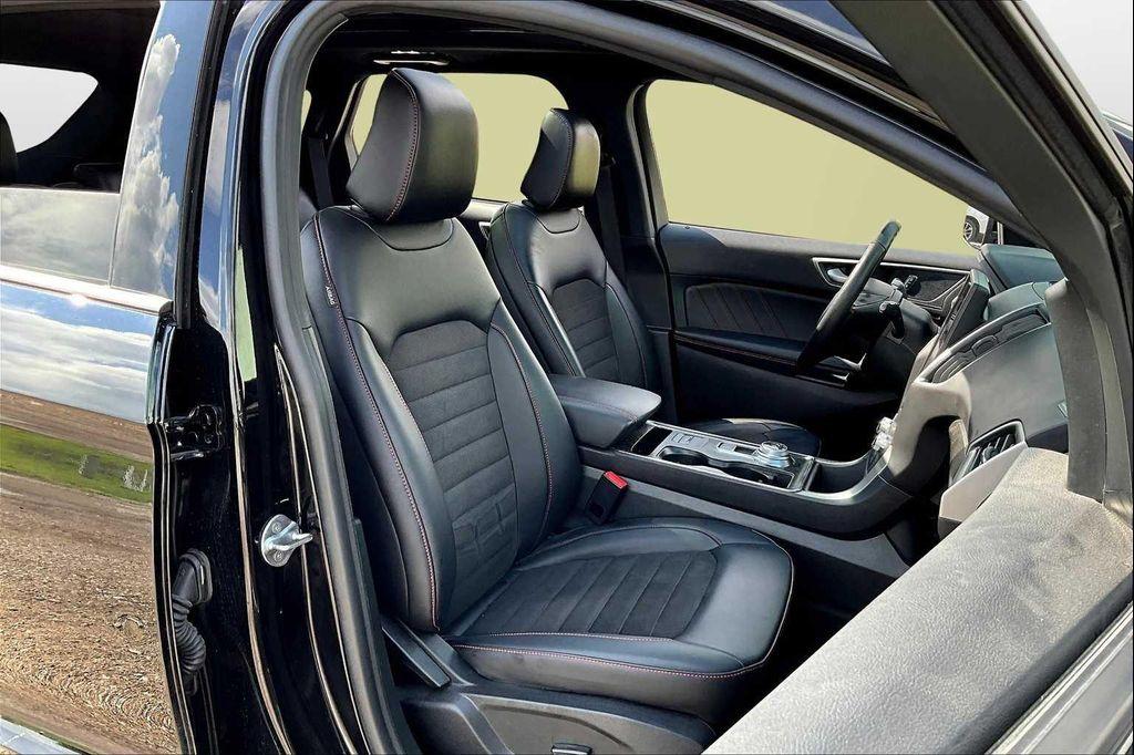used 2024 Ford Edge car, priced at $28,250
