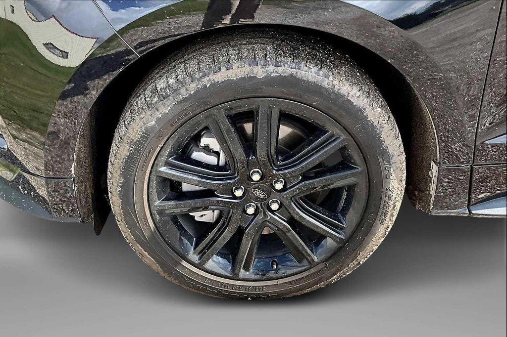used 2024 Ford Edge car, priced at $28,250