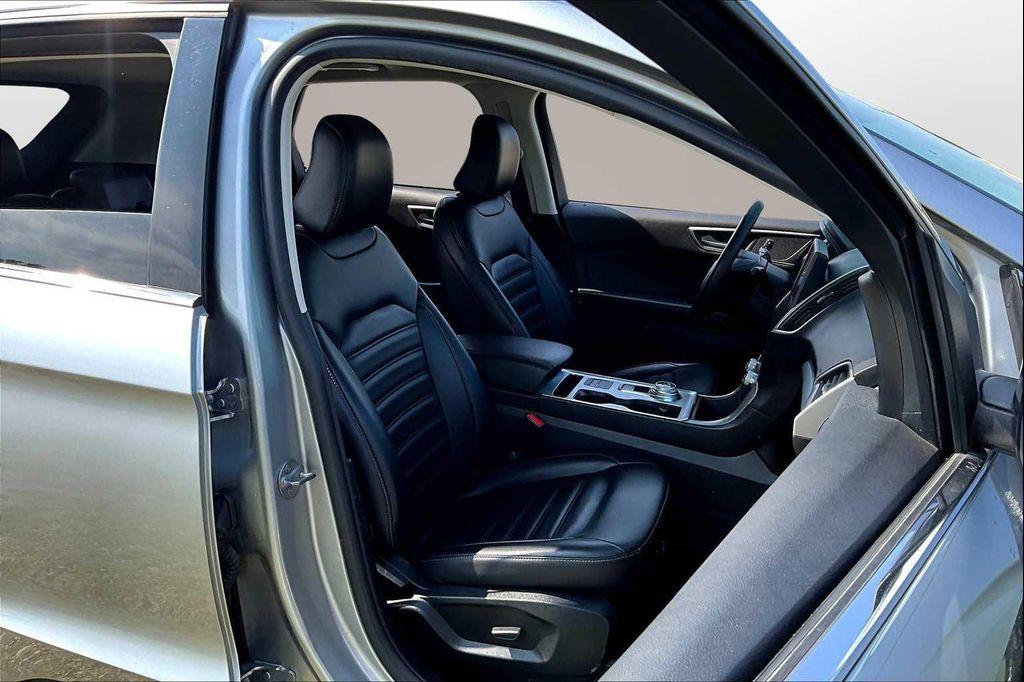 used 2022 Ford Edge car, priced at $16,888