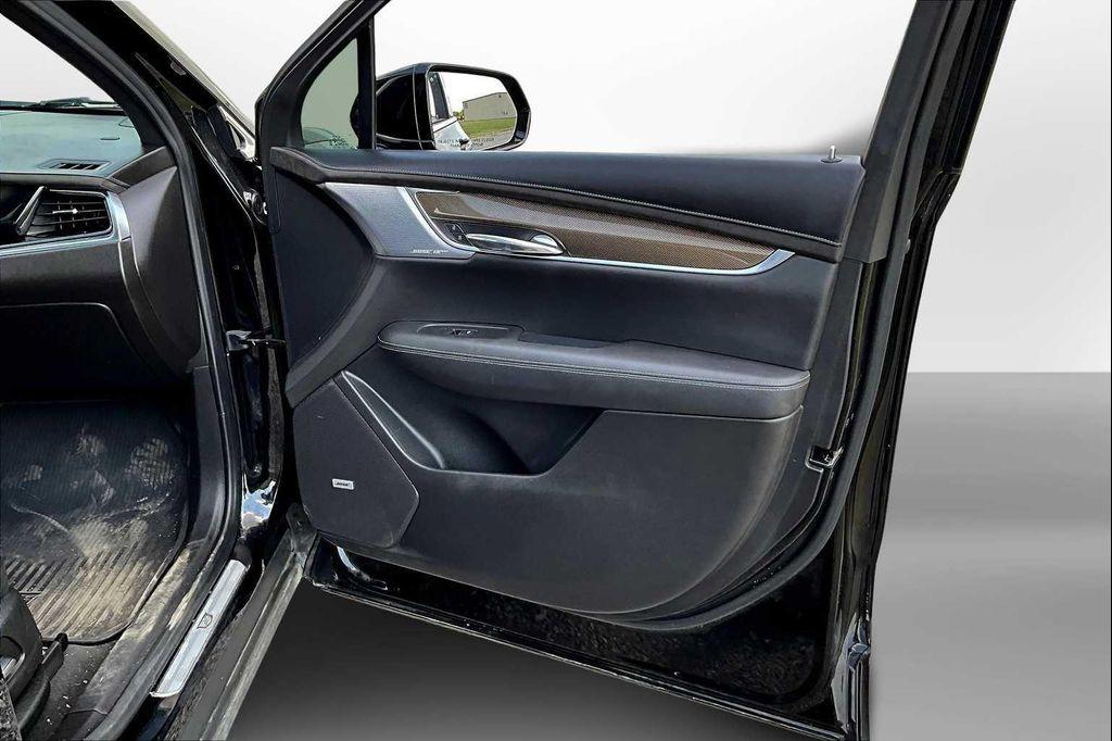 used 2021 Cadillac XT6 car, priced at $28,991