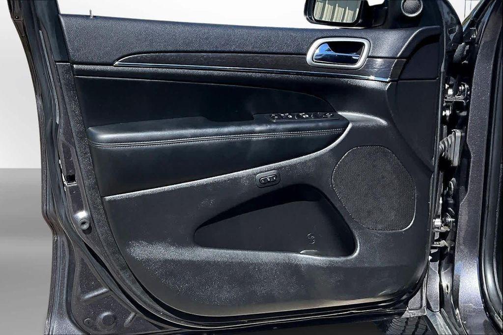 used 2018 Jeep Grand Cherokee car, priced at $15,550