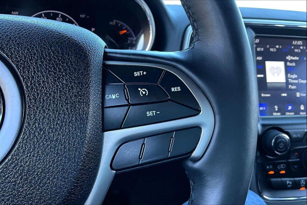 used 2018 Jeep Grand Cherokee car, priced at $15,550