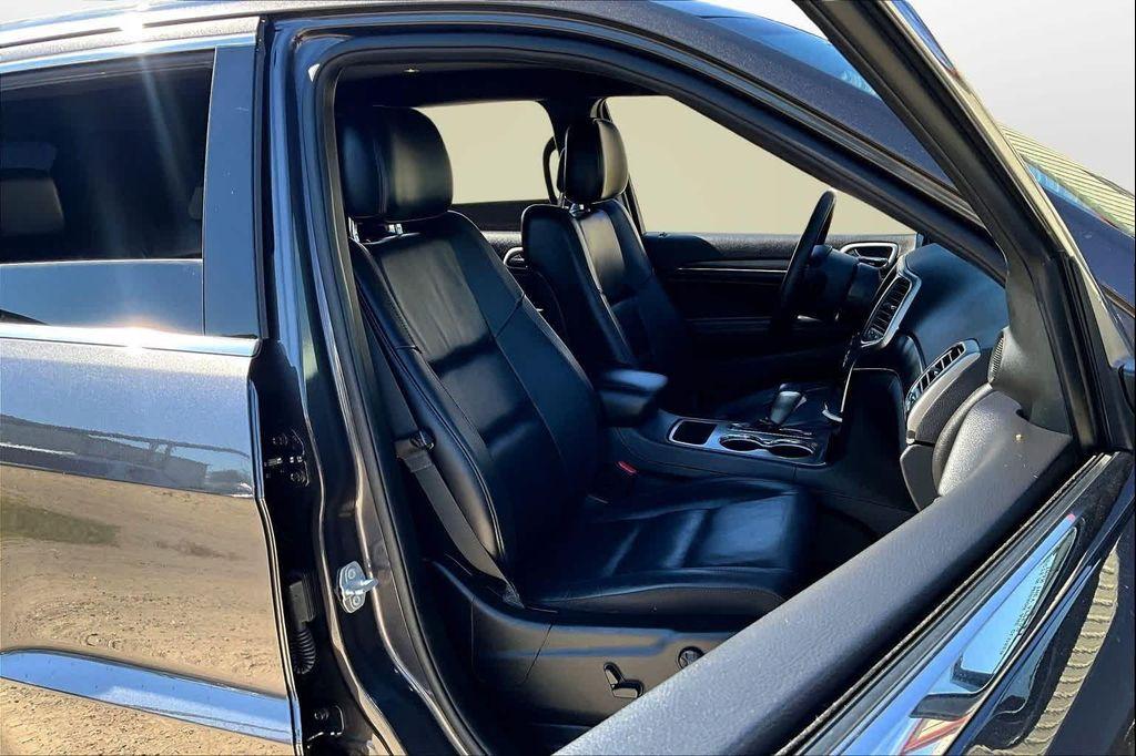 used 2018 Jeep Grand Cherokee car, priced at $15,550