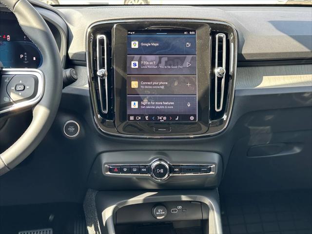 new 2025 Volvo XC40 car, priced at $51,015