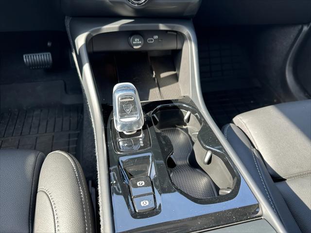new 2025 Volvo XC40 car, priced at $51,015