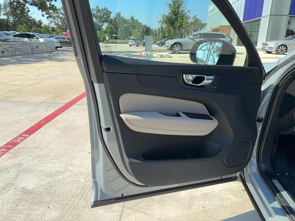 new 2026 Volvo XC60 car, priced at $58,660