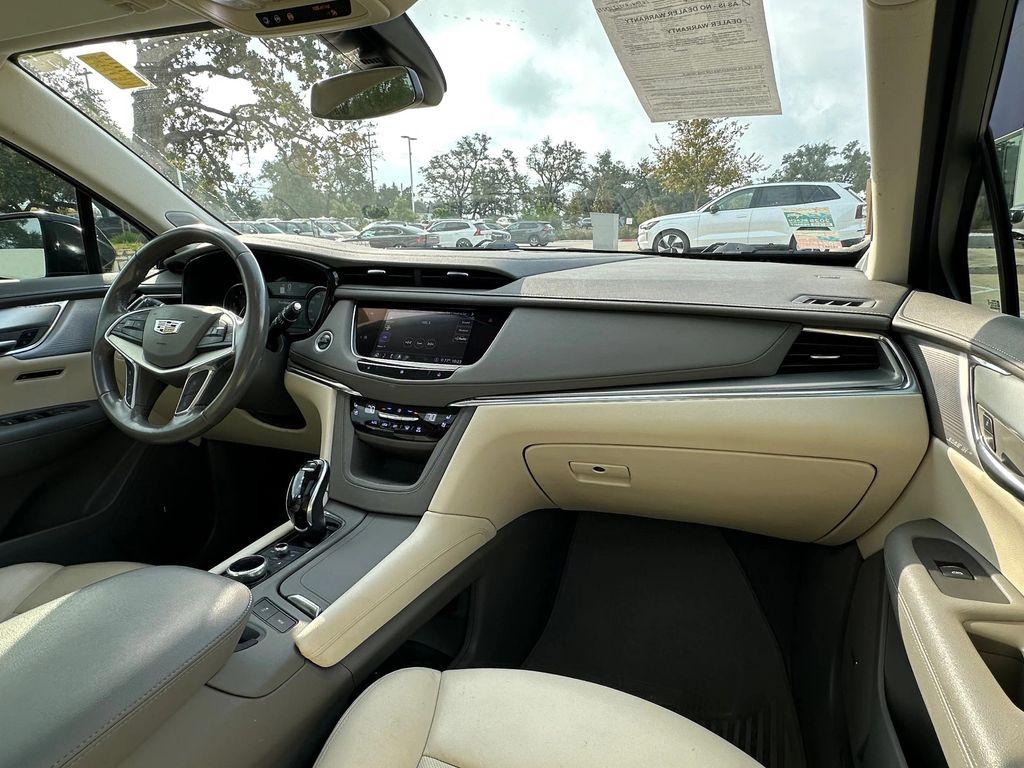 used 2020 Cadillac XT5 car, priced at $24,999