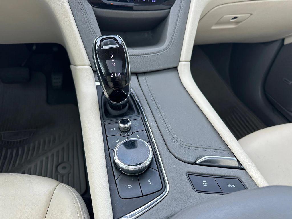 used 2020 Cadillac XT5 car, priced at $24,999