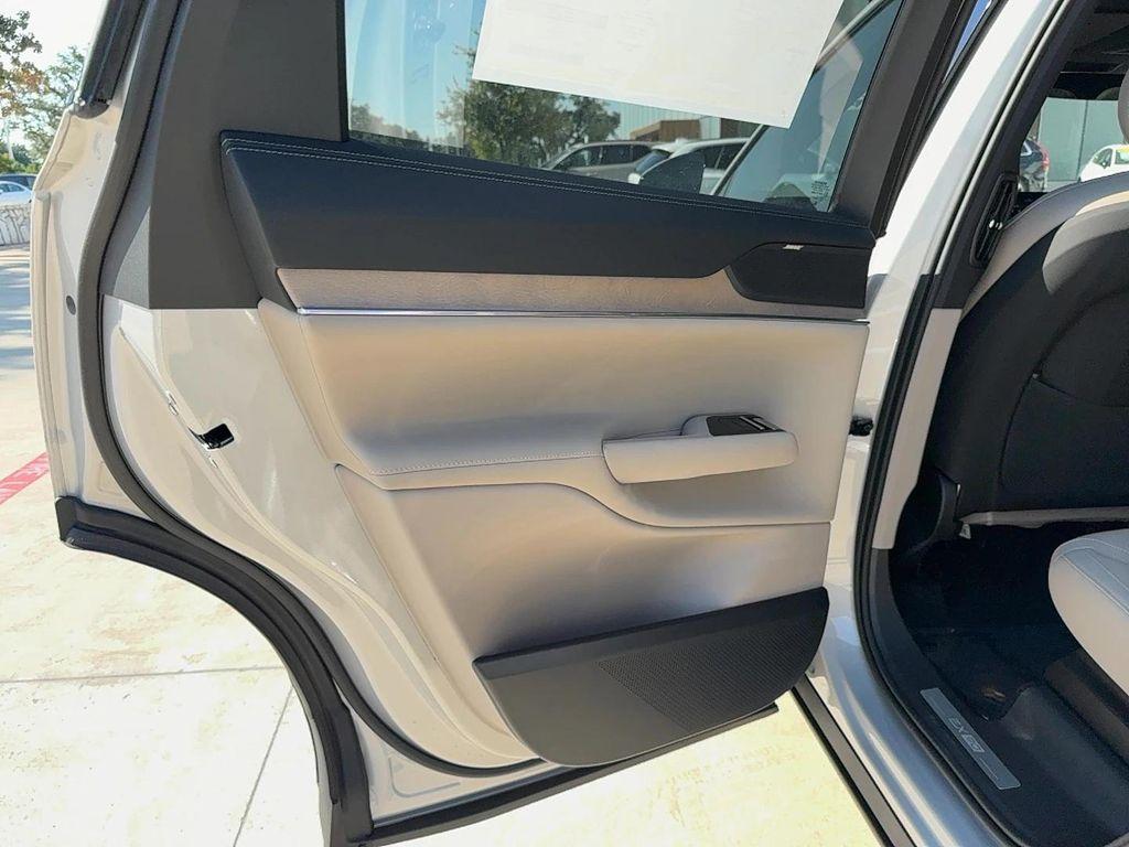 new 2025 Volvo EX90 car, priced at $91,490