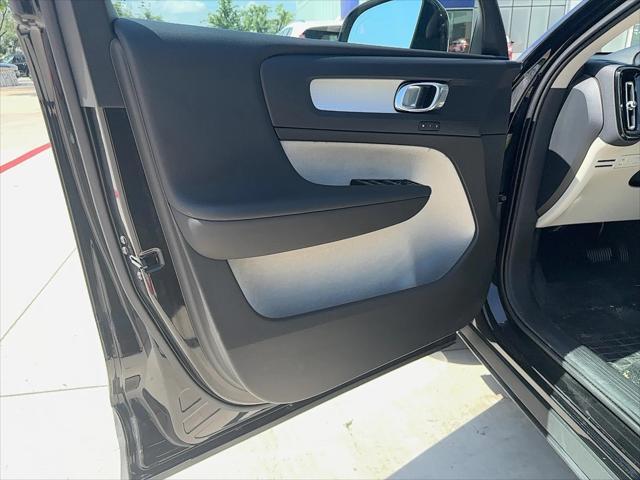 used 2022 Volvo XC40 car, priced at $31,900