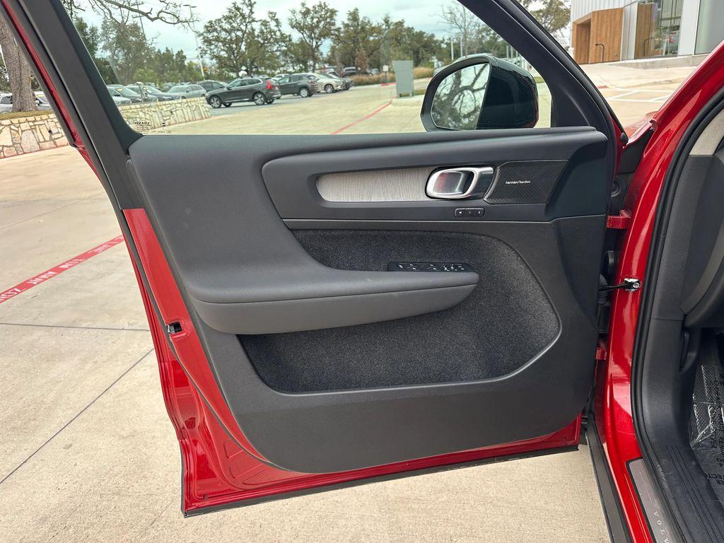 used 2024 Volvo XC40 car, priced at $46,970