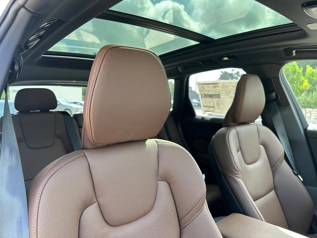 new 2025 Volvo XC60 car, priced at $54,545