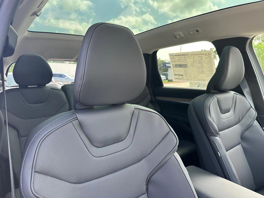 new 2025 Volvo EX90 car, priced at $88,955