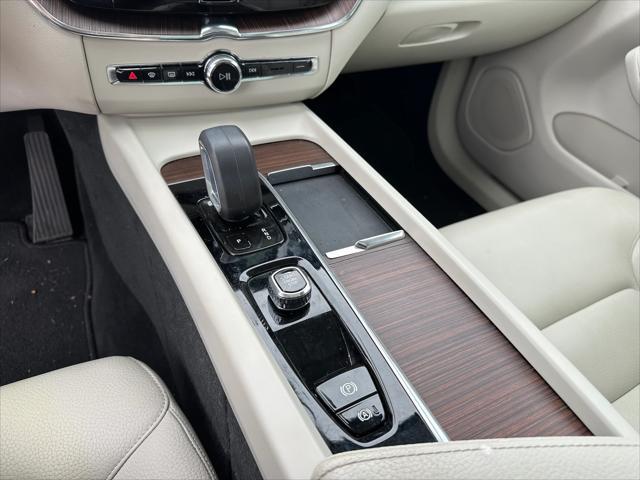 used 2022 Volvo XC60 car, priced at $37,800