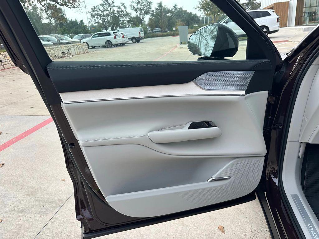 new 2025 Volvo EX90 car, priced at $92,185