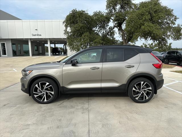 used 2022 Volvo XC40 car, priced at $37,900