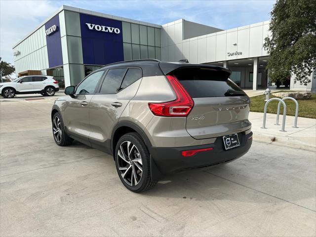 used 2022 Volvo XC40 car, priced at $37,900