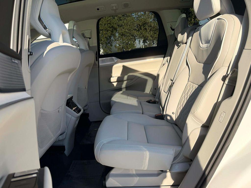 new 2025 Volvo EX90 car, priced at $95,875