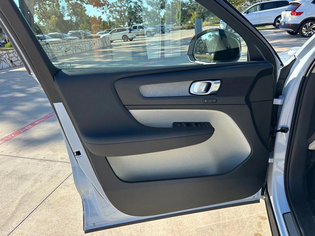 new 2026 Volvo XC40 car, priced at $50,150