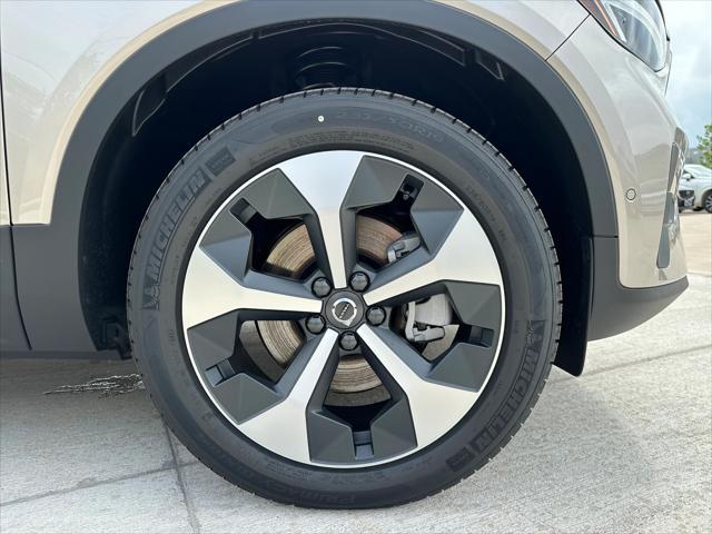 new 2024 Volvo XC40 car, priced at $46,995