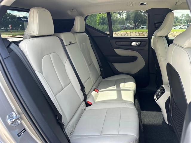 used 2021 Volvo XC40 car, priced at $29,800