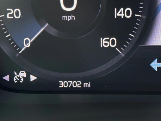 used 2021 Volvo XC40 car, priced at $29,800