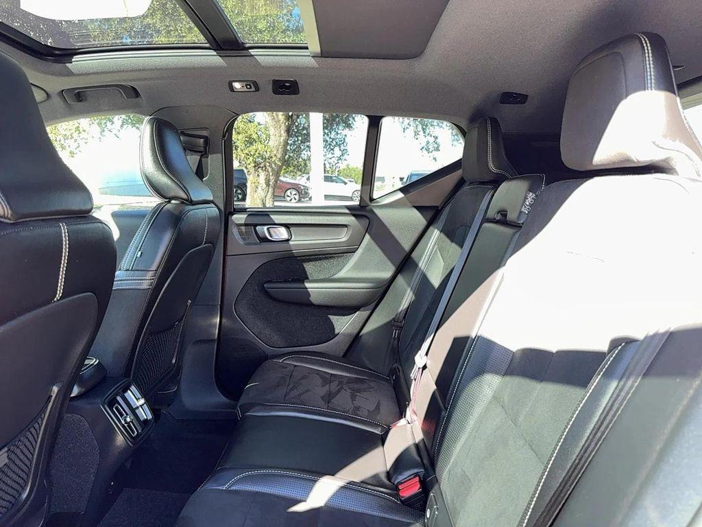 used 2019 Volvo XC40 car, priced at $21,700