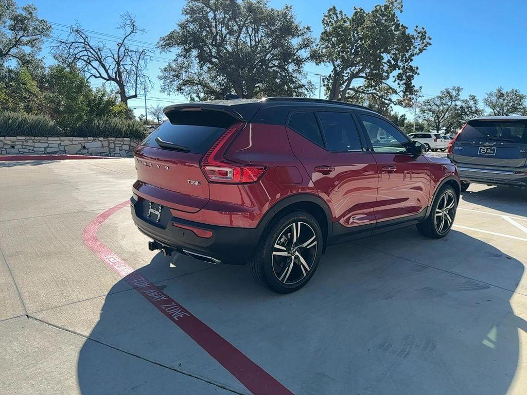 used 2019 Volvo XC40 car, priced at $21,700