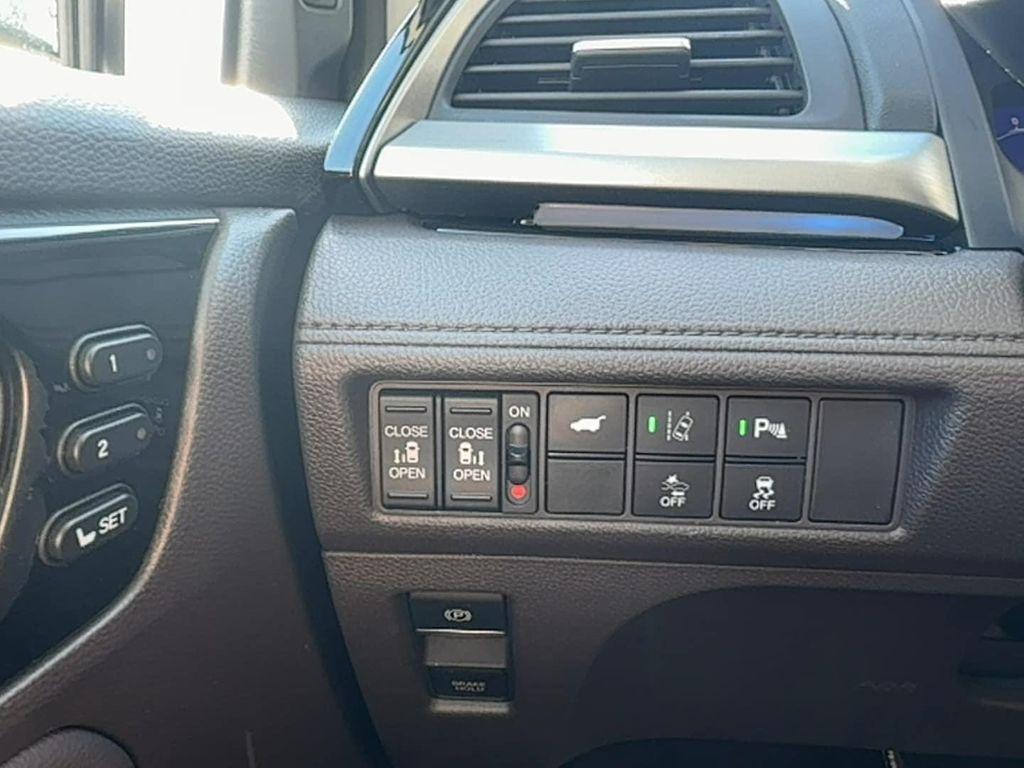 used 2018 Honda Odyssey car, priced at $21,999