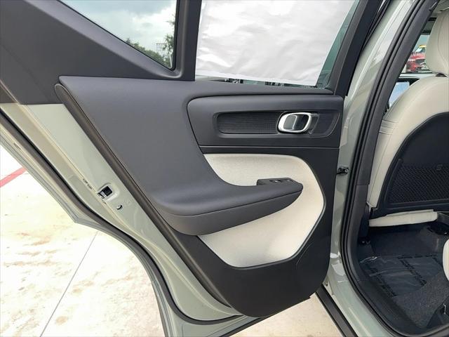 new 2025 Volvo XC40 car, priced at $49,810