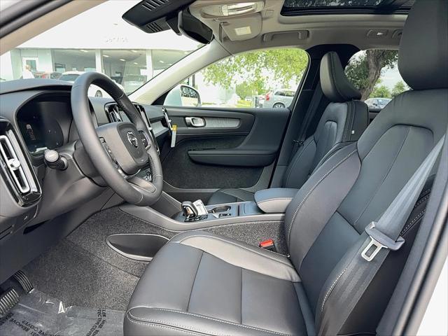 new 2025 Volvo XC40 car, priced at $45,485