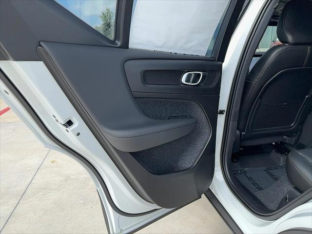 new 2025 Volvo XC40 car, priced at $45,485