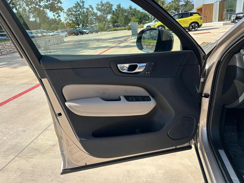 new 2026 Volvo XC60 car, priced at $60,030