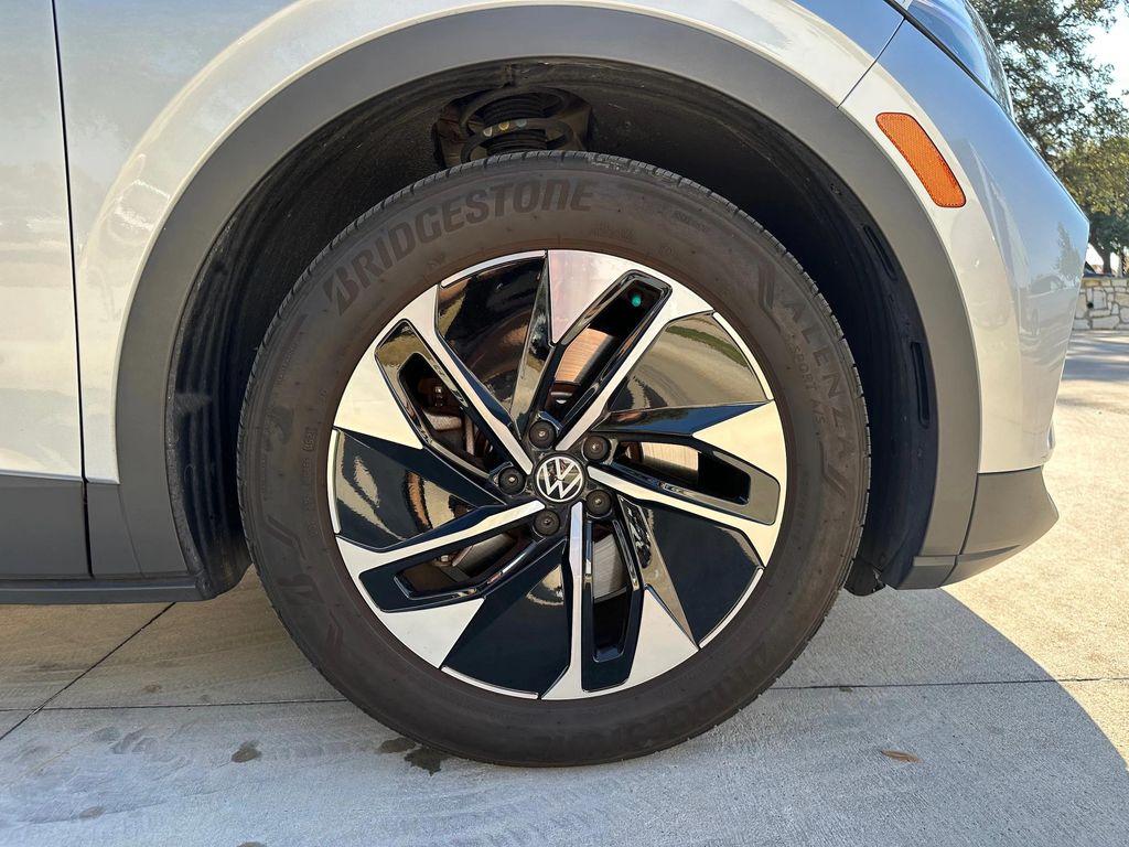 used 2022 Volkswagen ID.4 car, priced at $25,770