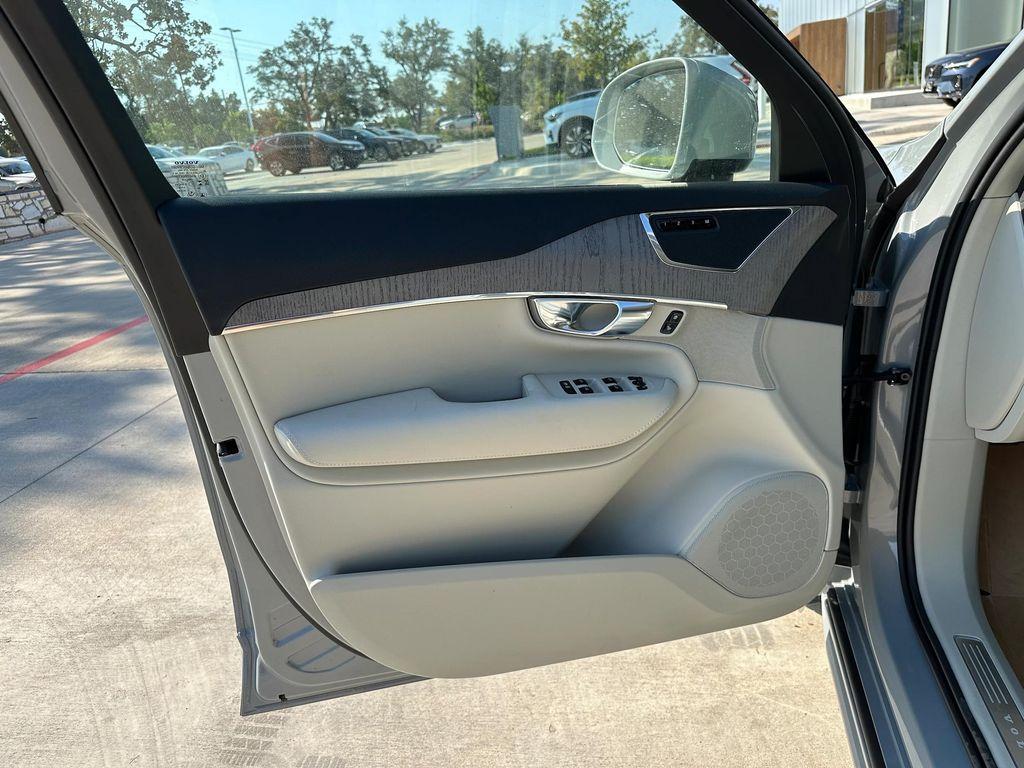 new 2025 Volvo XC90 Plug-In Hybrid car, priced at $76,765