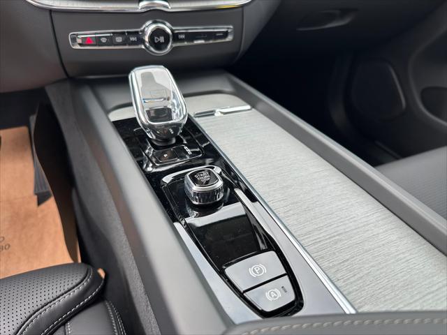 new 2025 Volvo XC60 car, priced at $70,110