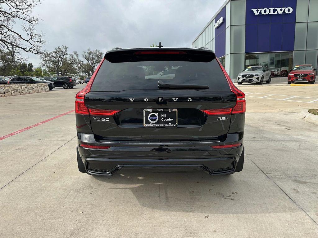 new 2025 Volvo XC60 car, priced at $58,125
