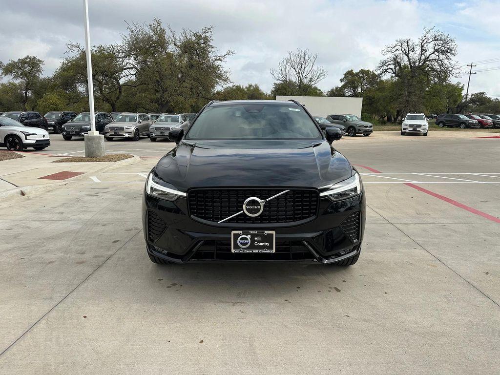 new 2025 Volvo XC60 car, priced at $58,125