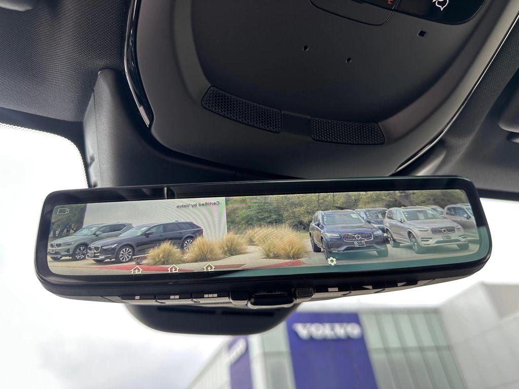 new 2025 Volvo XC60 car, priced at $58,125