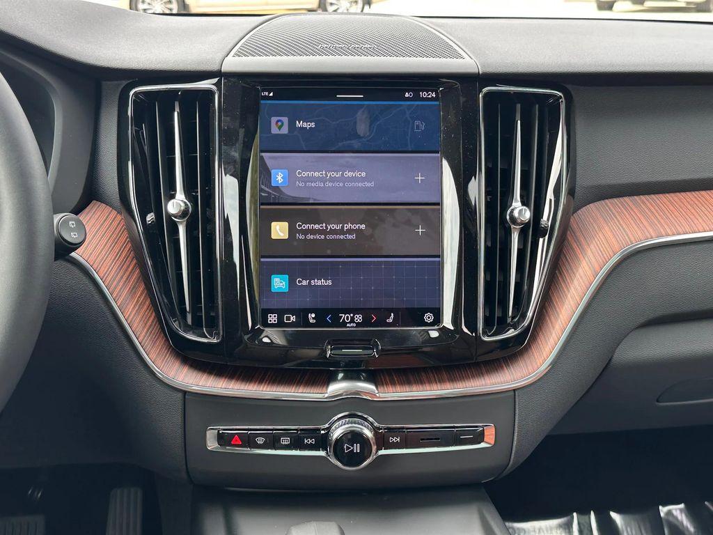 new 2025 Volvo XC60 car, priced at $58,125